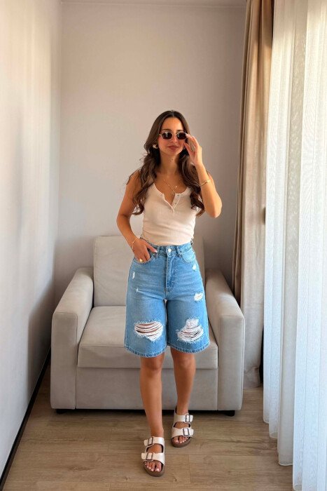 ONE COLOR RIPPED WOMAN SHORTS LIGHTBLUE/BZ - KLAUDIO FASHION