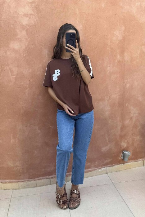 ONE COLOR ROUND NECK 95 FRONT LOGO WOMEN T-SHIRT BROWN/KAFE 