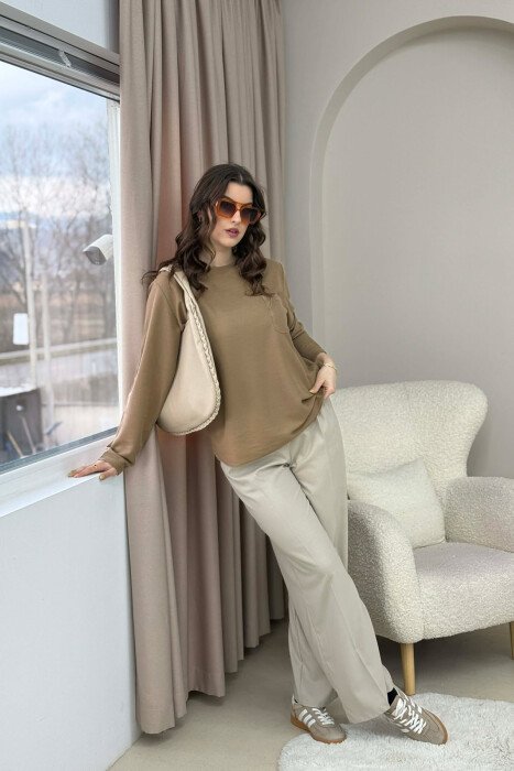 ONE COLOR ROUND NECK POCKET DETAIL WOMEN SWEATER BROWN/KAFE - 2