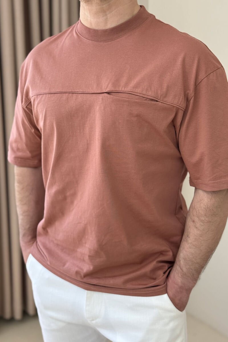 ONE COLOR ROUND NECK POCKET DETAIL MEN T-SHIRT POWDER/PUDER - 2