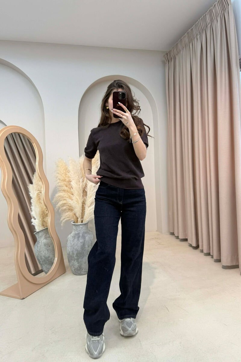 ONE COLOR ROUND NECK SHORT SLEEVE WOMEN SWEATER DARK BROWN/KAE - 2
