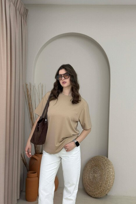 ONE COLOR ROUND NECK TEXTURED WOMAN T-SHIRT + 6 PAIR SOCKS BEIGE/BEZHE - KLAUDIO FASHION