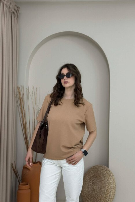 ONE COLOR ROUND NECK TEXTURED WOMAN T-SHIRT + 6 PAIR SOCKS BEIGE/BEZHE - KLAUDIO FASHION