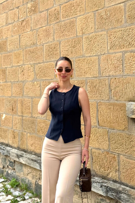 JELEK NJE NGJYRESH ME JAKE RRUMBULLAKE PER FEMRA NE NGJYRE BLU - KLAUDIO FASHION