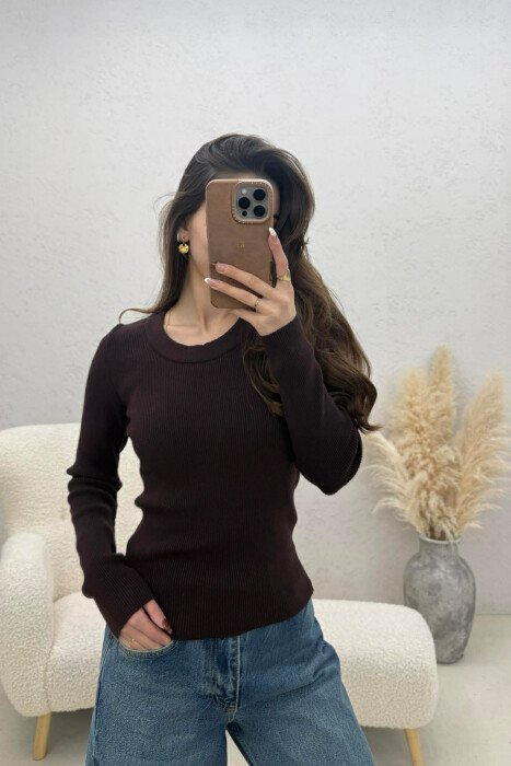 ONE COLOR ROUND NECK WOMEN SWEATSHIRT DARK BROWN/KAE - KLAUDIO FASHION
