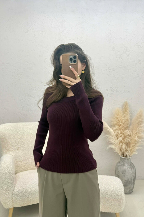 BLUZE NJE NGJYRESHE PER FEMRA ME JAKE TE RRUMBULLAKET NE NGJYRE VISHNJE TE ERRET - KLAUDIO FASHION