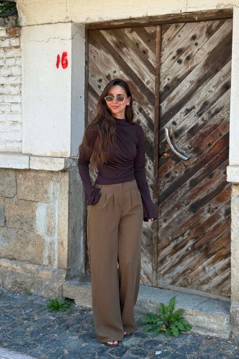 ONE COLOR SEMI NECK WOMEN SWEATSHIRT DARK BROWN/KAE - 6
