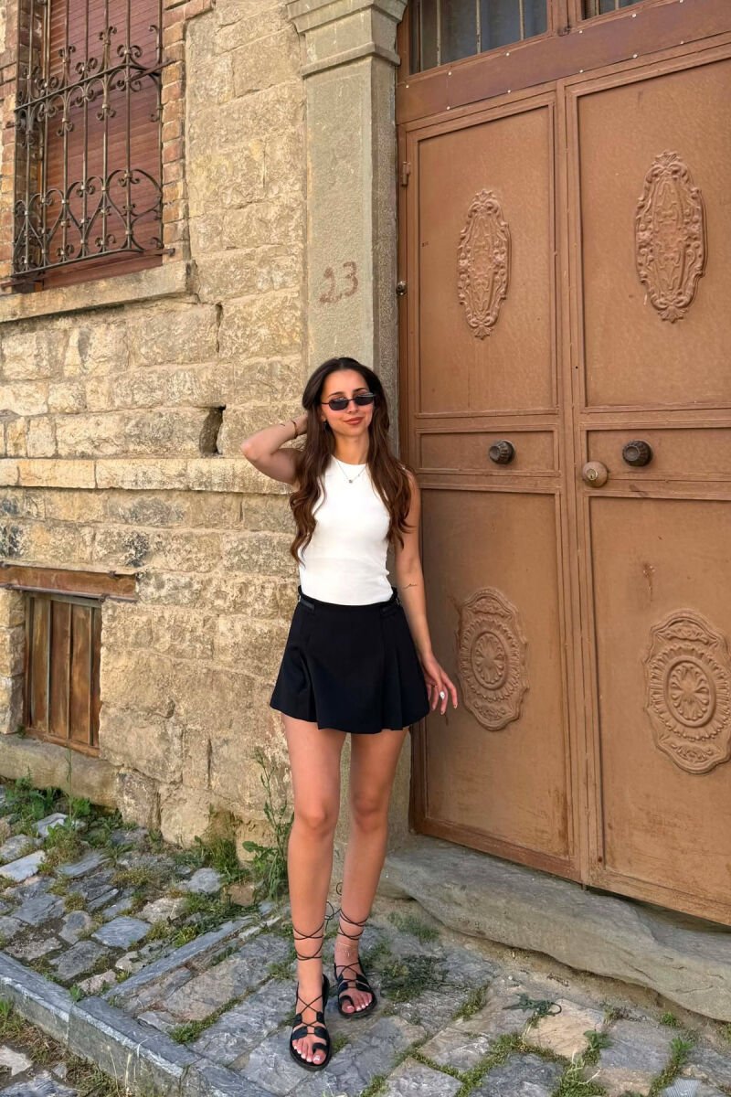 ONE COLOR SIDE BELT DETAIL WOMAN SKORT BLACK/ E ZEZE - 2