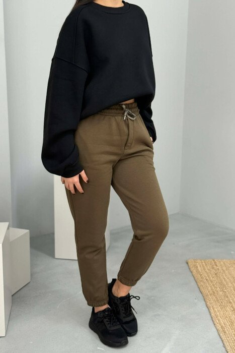 ONE COLOR SIMPLE FLUFFY WOMEN JOGGERS DARK GREEN/JEE - KLAUDIO FASHION
