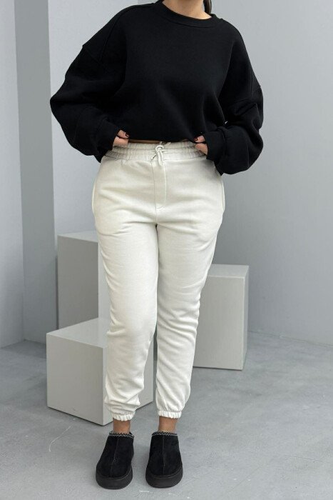 ONE COLOR SIMPLE FLUFFY WOMEN JOGGERS WHITE-E BARDHE - KLAUDIO FASHION