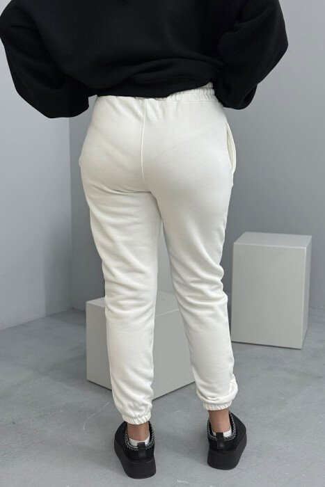 ONE COLOR SIMPLE FLUFFY WOMEN JOGGERS WHITE-E BARDHE - 4