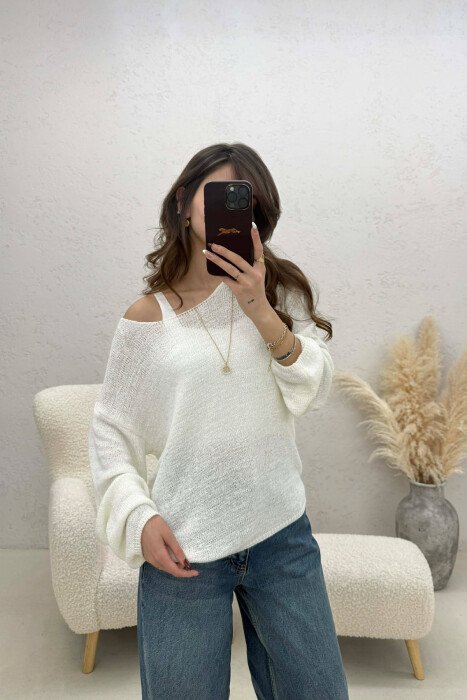 ONE COLOR SIMPLE KNITTED WOMEN SWEATER WHITE-E BARDHE - KLAUDIO FASHION