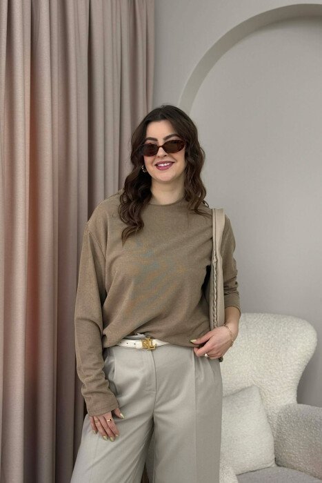 BLUZË NJË NGJYRËSHE E THJESHTË PËR FEMRA NË NGJYRËN KAFE 