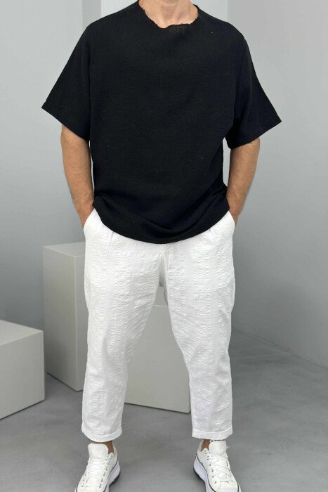 T-SHIRT NJË NGJYRËSH I THJESHTË PËR MESHKUJ NË NGJYRËN E ZEZË 