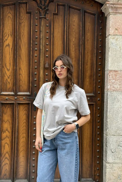 ONE COLOR SIMPLE ROUND NECK WOMEN T-SHIRT + 6 PAIR SOCKS GREY ASH/GRI HIRI - KLAUDIO FASHION
