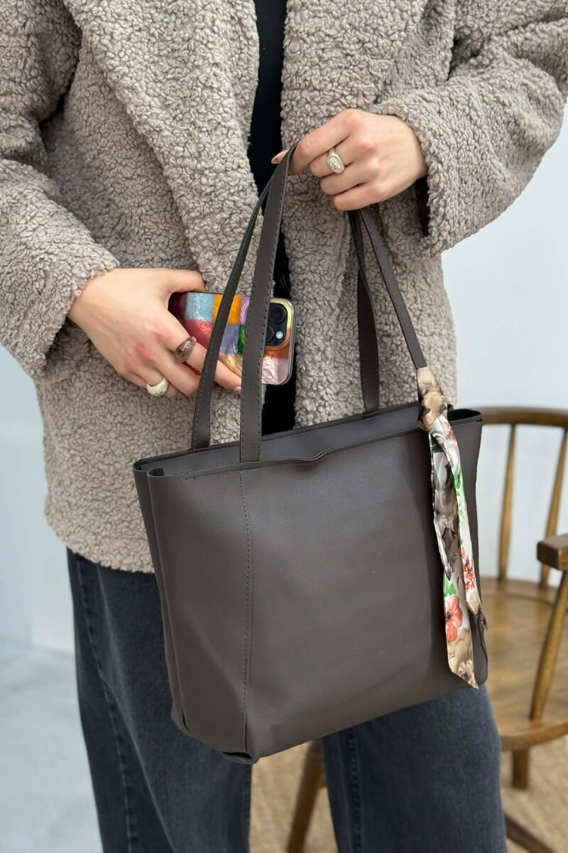 ONE COLOR SIMPLE SCARF DETAIL WOMEN BAG DARK BROWN/KAE - 5