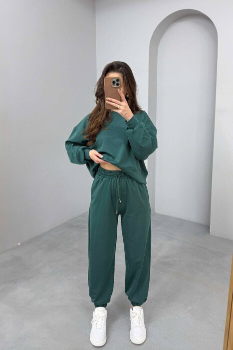 SET NJE NGJYRESH BLUZE E THJESHTE + TUTA PER FEMRA NE NGJYRE JESHILE 