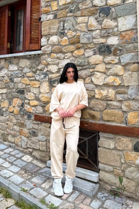 ONE COLOR SIMPLE T-SHIRT + JOGGERS WOMAN SET BEIGE/BEZHE - KLAUDIO FASHION