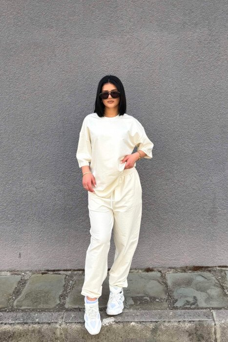 ONE COLOR SIMPLE T-SHIRT + JOGGERS WOMAN SET CREAM/KREM - KLAUDIO FASHION