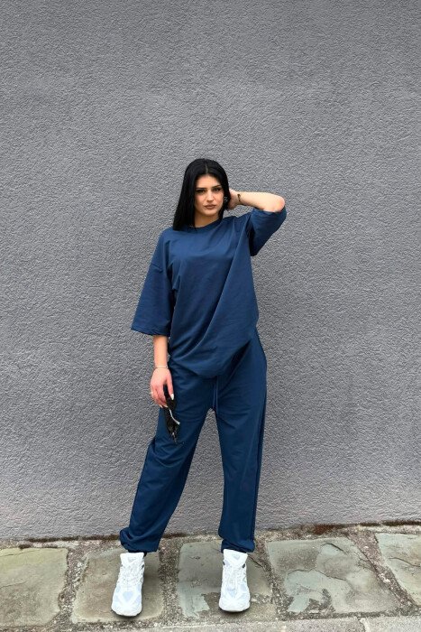 ONE COLOR SIMPLE T-SHIRT + JOGGERS WOMAN SET DARK BLUE/BEE - KLAUDIO FASHION