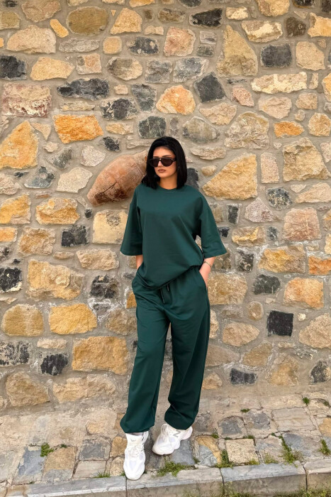 SET NJE NGJYRESH T-SHIRT I THJESHTE + TUTA PER FEMRA NE NGJYRE JESHILE TE ERRET - KLAUDIO FASHION