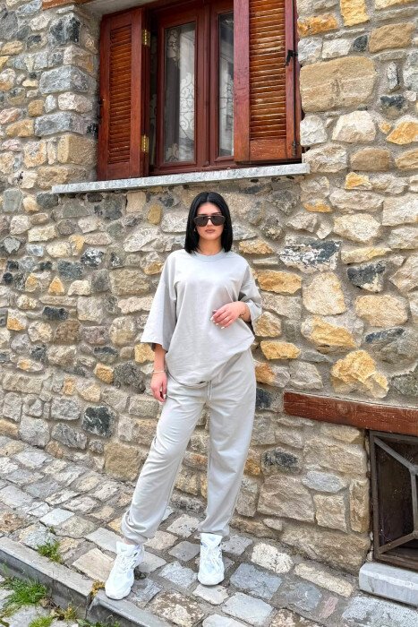 ONE COLOR SIMPLE T-SHIRT + JOGGERS WOMAN SET GREY/GRI - KLAUDIO FASHION