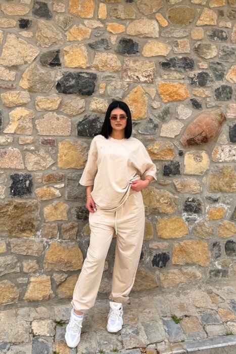ONE COLOR SIMPLE T-SHIRT + JOGGERS WOMAN SET LIGHT BEIGE/BZHZB - KLAUDIO FASHION