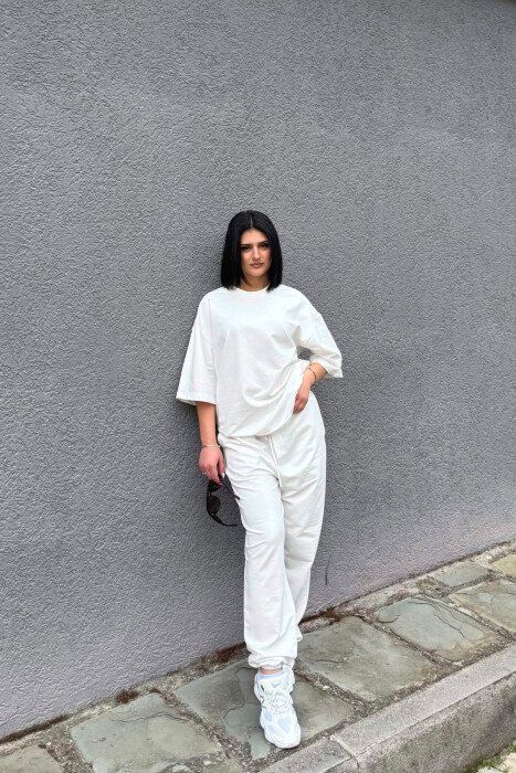 ONE COLOR SIMPLE T-SHIRT + JOGGERS WOMAN SET WHITE-E BARDHE - KLAUDIO FASHION