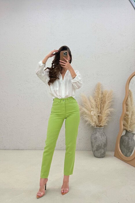 XHINSE TE THJESHTA NJE NGJYRESHE PER FEMRA NE NGJYRE JESHILE TE ZBARDHUR - KLAUDIO FASHION