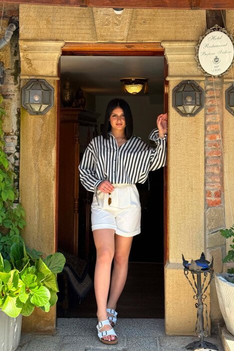 ONE COLOR SIMPLE WOMAN SHORTS WHITE-E BARDHE - 3