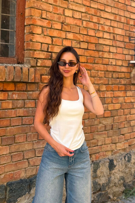 ONE COLOR SIMPLE WOMAN TANK TOP WHITE-E BARDHE - KLAUDIO FASHION