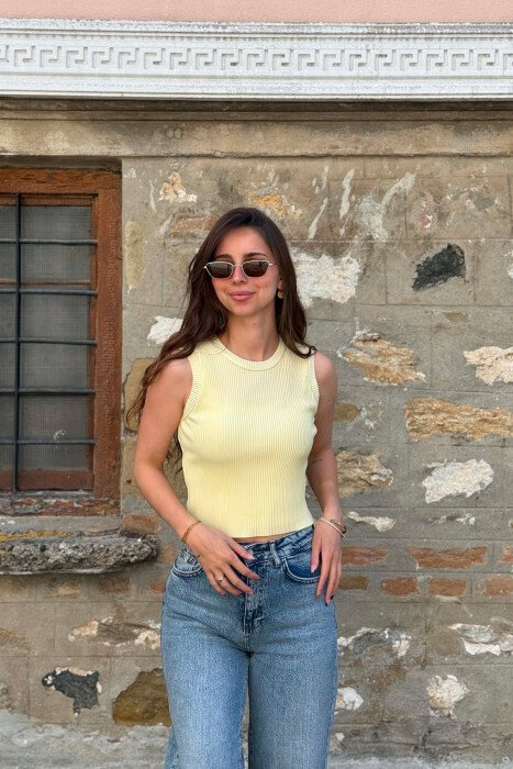 ONE COLOR SIMPLE WOMAN TANK TOP YELLOW/E VERDHE - KLAUDIO FASHION