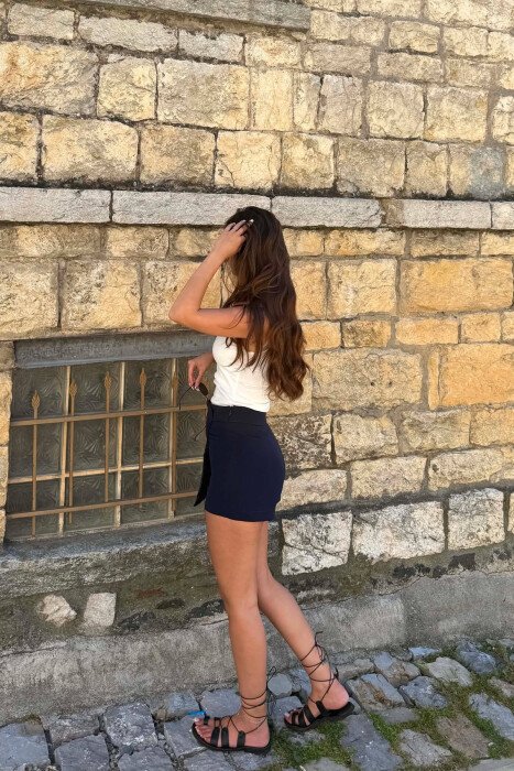 ONE COLOR SIMPLE WOMEN SKORT DARK BLUE/BEE - 5