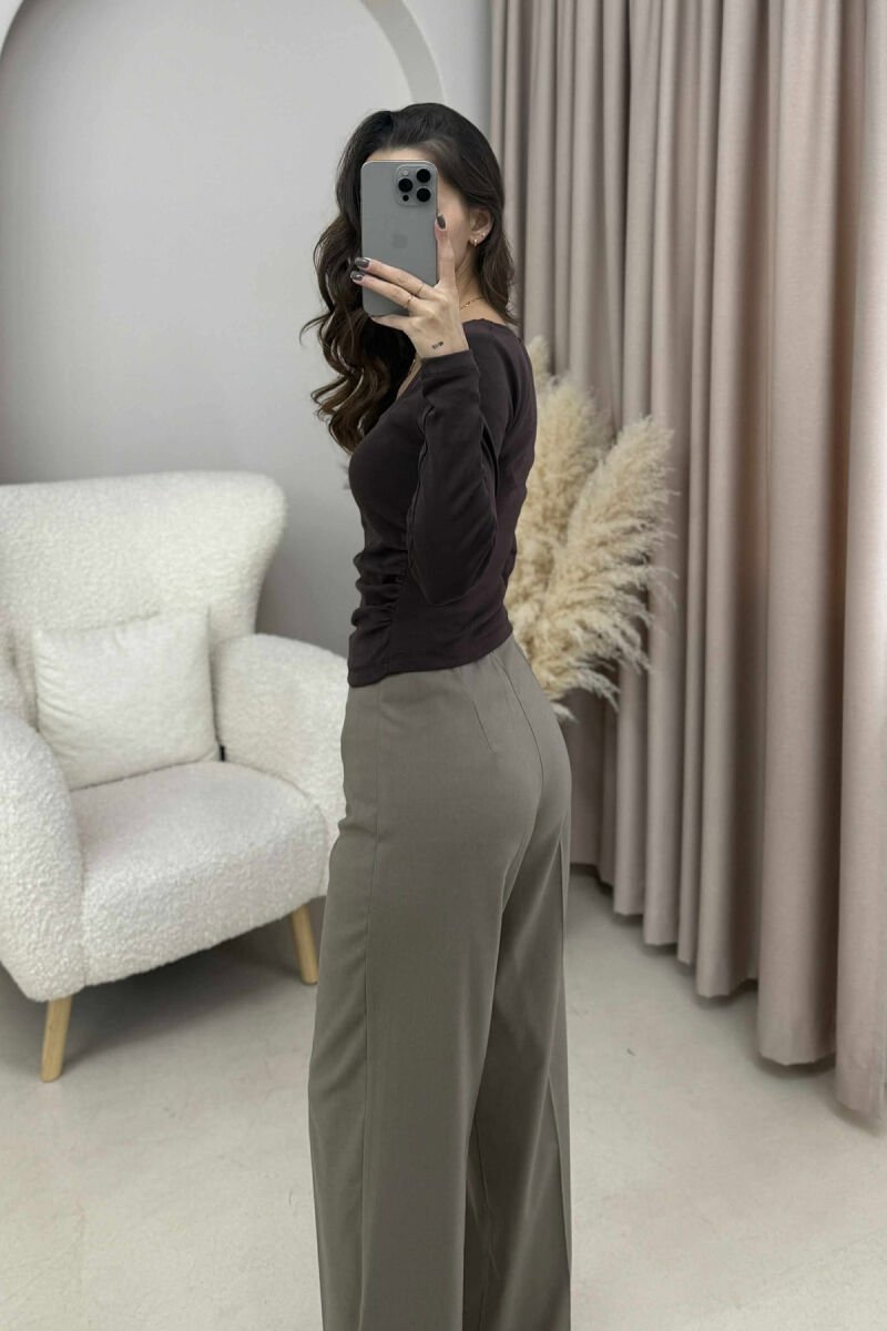 ONE COLOR SIMPLE WOMEN SWEATSHIRT DARK BROWN/KAE - 4