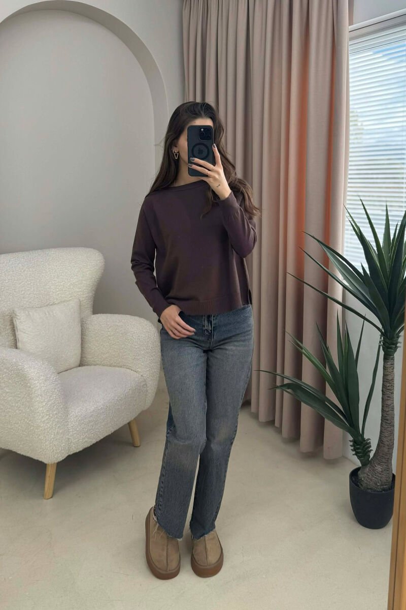ONE COLOR SIMPLE WOMEN SWEATER DARK BROWN/KAE - 1