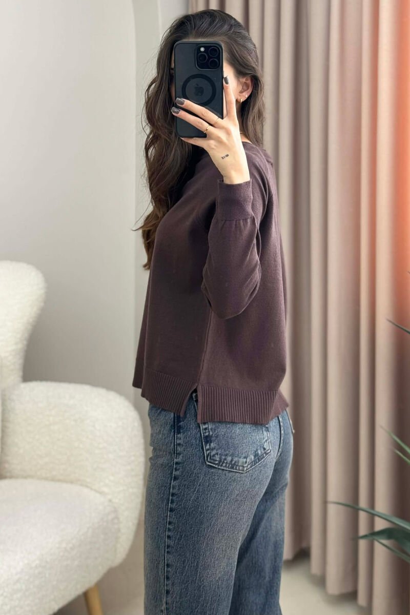 ONE COLOR SIMPLE WOMEN SWEATER DARK BROWN/KAE - 4