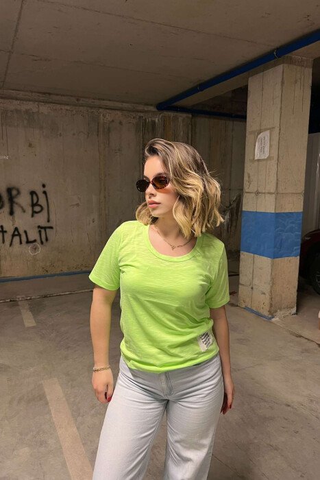 T-SHIRT NJË NGJYRËSHE PËR FEMRA NË NGJYRË NEON 