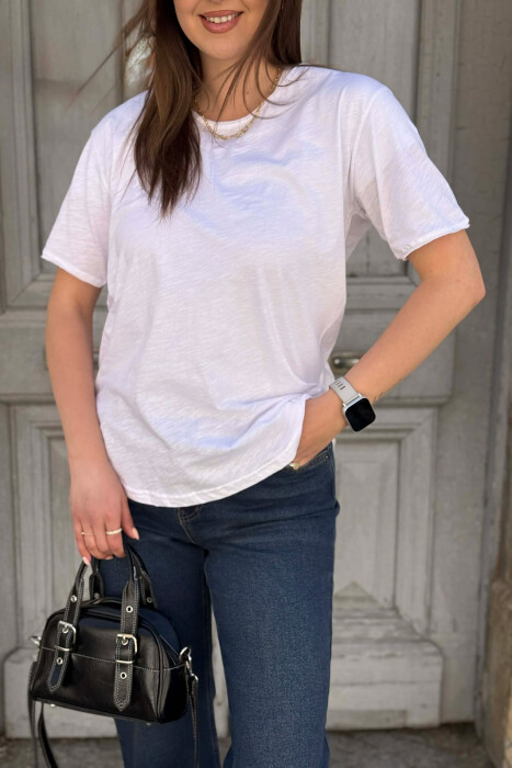 ONE COLOR SIMPLE WOMEN T-SHIRT + 6 PAIR SOCKS WHITE-E BARDHE - 3