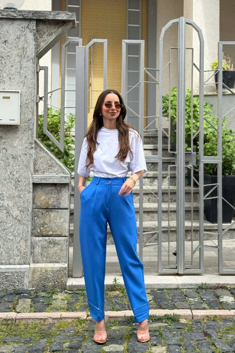 PANTALLONA TË THJESHTA NJË NGJYRËSHE PËR FEMRA NË NGJYRËN BLU 