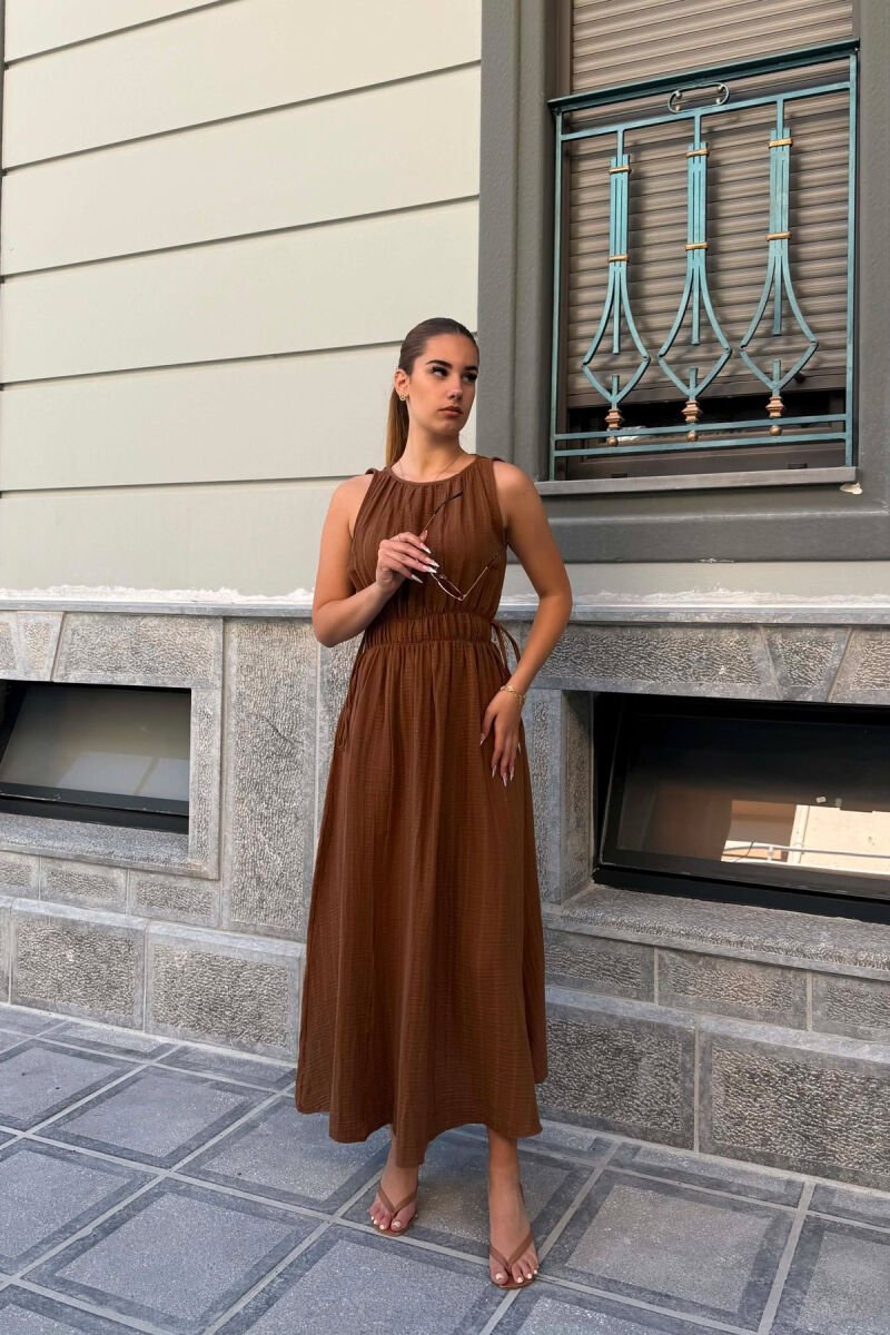 ONE COLOR SLEEVELESS LONG WOMAN DRESS BROWN/KAFE - 1