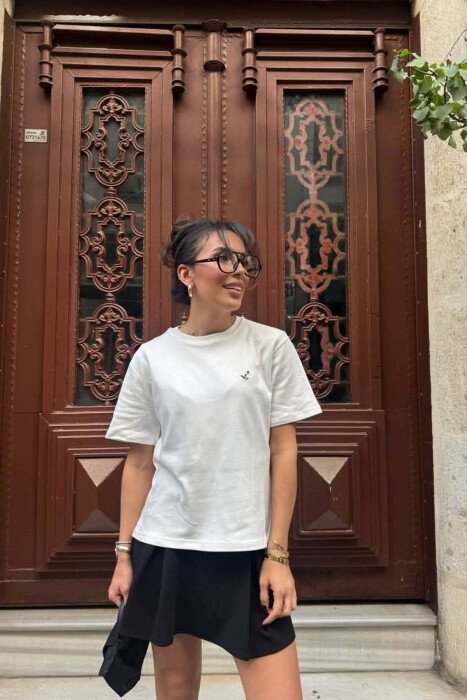 ONE COLOR SMALL LOGO WOMAN T-SHIRT WHITE-E BARDHE - KLAUDIO FASHION