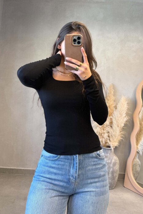 ONE COLOR SQUARE NECK WOMAN SWEATSHIRT BLACK/ E ZEZE - KLAUDIO FASHION