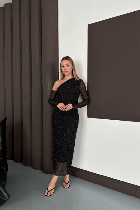 ONE COLOR STONE DETAILS ONE SHOULDER OFF WOMAN DRESS BLACK/ E ZEZE - KLAUDIO FASHION