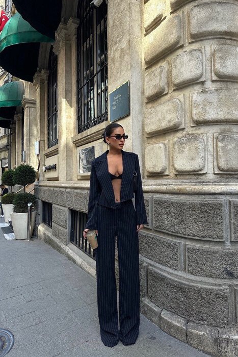 ONE COLOR STRIPED CROPPED JACKET+TROUSERS WOMEN SET DARK BLUE/BEE - KLAUDIO FASHION