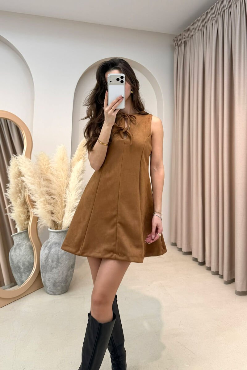 ONE COLOR SUEDE SHORT SLEEVELESS WOMEN DRESS BROWN/KAFE - 1