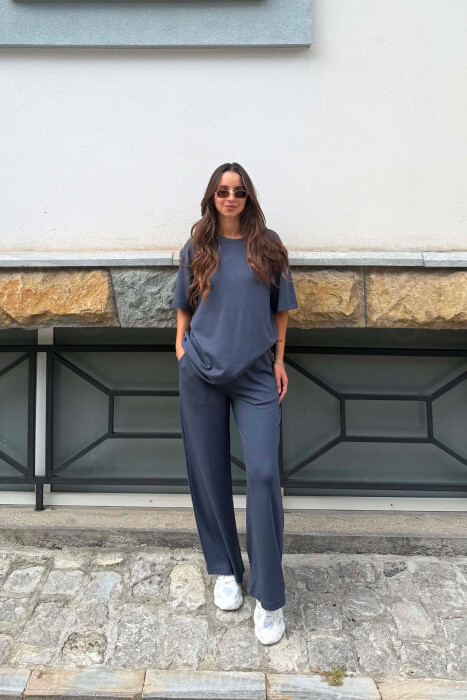ONE COLOR T-SHIRT + SWEATPANTS WOMEN SET DARK GREY/GEE - KLAUDIO FASHION