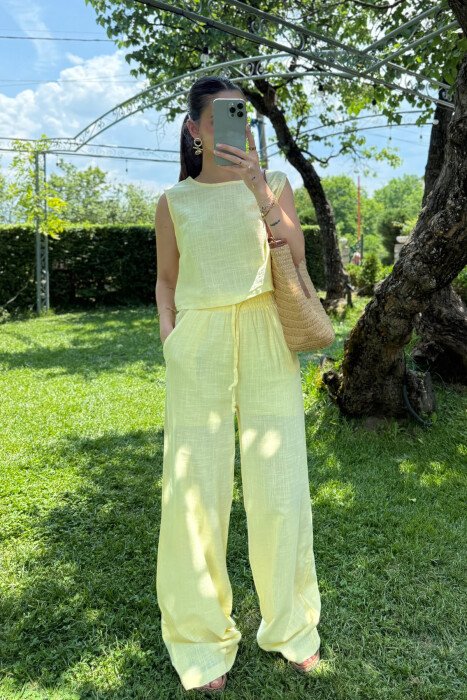 SET NJË NGJYRËSH KANATIERE+PANTALLONA PËR FEMRA NË NGJYRËN E VERDHË - KLAUDIO FASHION