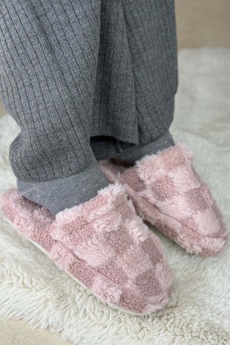 ONE COLOR TEDDY SQUARES WOMEN SLIPPERS POWDER/PUDER - KLAUDIO FASHION
