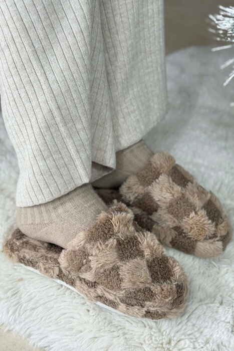 ONE COLOR TEDDY SQUARES WOMEN SLIPPERS BEIGE/BEZHE 