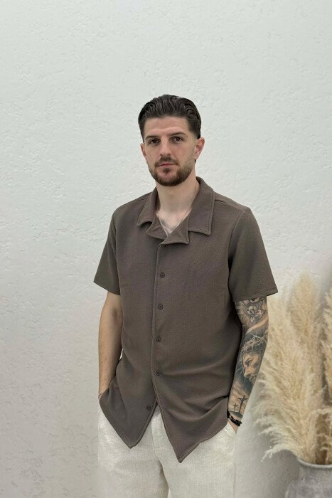 KEMISHE NJE NGJYRESHE ME TEKSTURE PER MESHKUJ NE NGJYRE KAFE TE ZBARDHUR - KLAUDIO FASHION